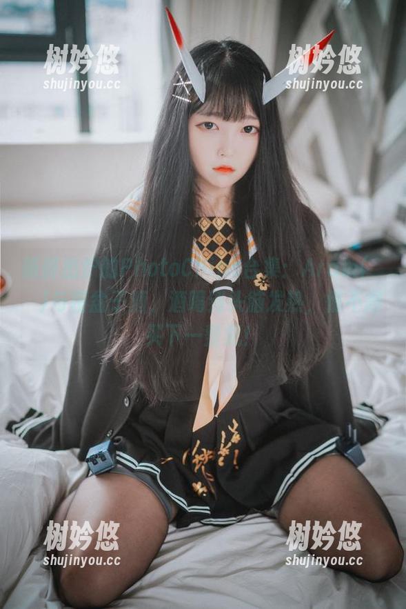 新鲜出炉的PhotoChips合集：Aram(아람)与覆盆子酒，酒喝到头脑发热，恨不得买下一整瓶！