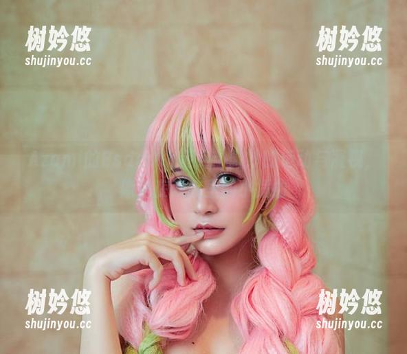 Azami Azami的Esdeath精选:微妙的运动与凝视,像是在戏院里的小插曲