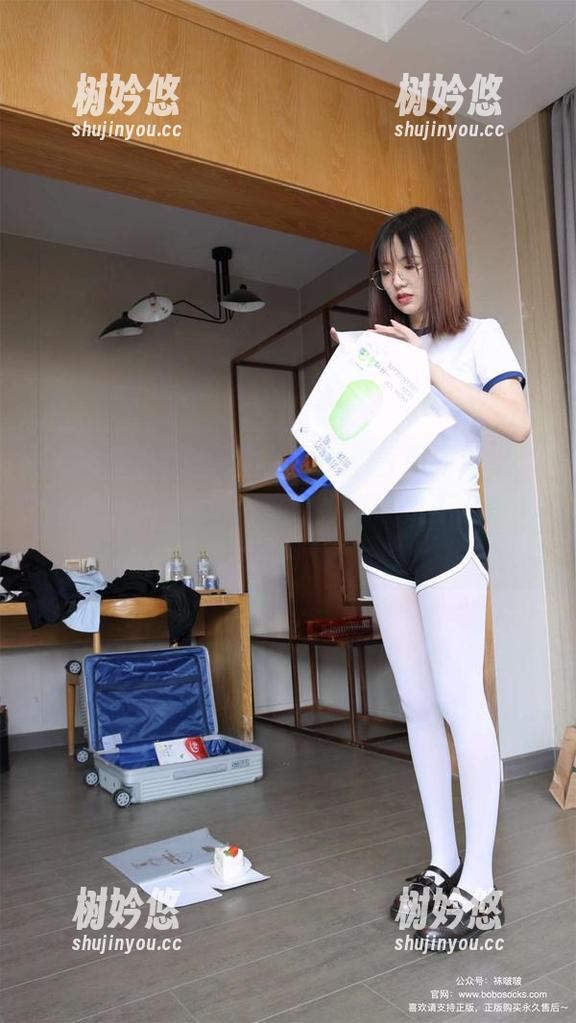 BoBoSocks袜啵啵-小甜豆 BoBoSocks袜啵啵 - 小甜豆最新私拍,厚橘丝飘逸如梦,这效果真让人不忍释手啊