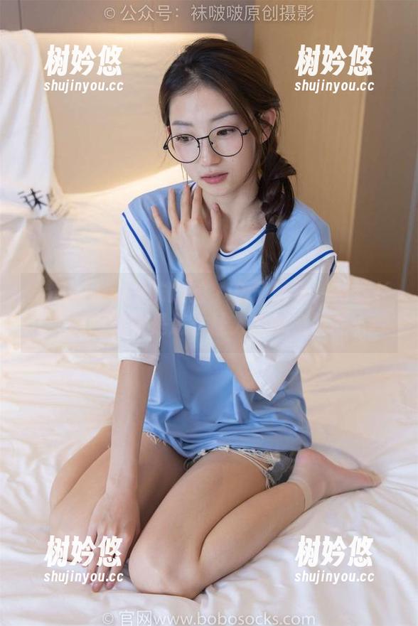 BoBoSocks袜啵啵-稚予 BoBoSocks袜啵啵 - 稚予图集:两双长靴,看她是怎么让人心烦意乱的