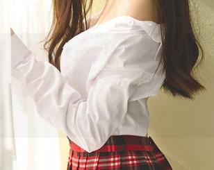 GIRLT果团网 - 王婉悠的写真集，剧情设置得像一场迷局，分享一些没头没尾的小故事。