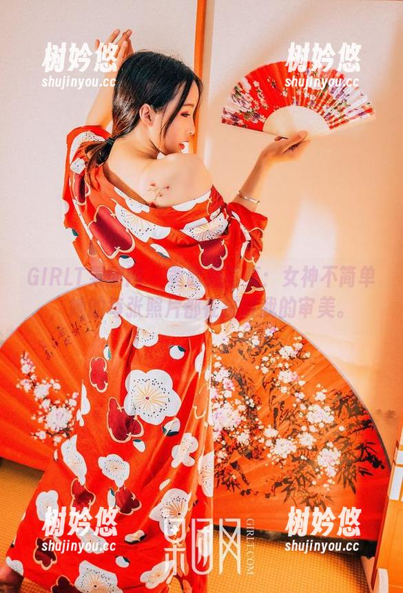GIRLT果团网-黄歆苑 GIRLT果团网 - 黄歆苑写真:女神不简单,她的每张照片都在挑衅我的审美。