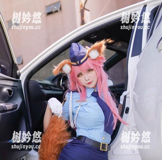 KaYa萱 KaYa萱教你如何把职业装穿得优雅得体,写真集下载链接准备好。