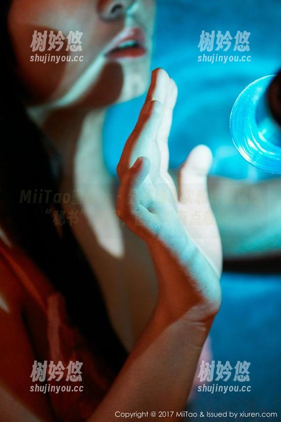 MiiTao蜜桃社-许思铭 MiiTao蜜桃社 - 分不清现实和许思铭的“秘书”原图,图册真有点意思。
