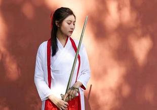 MiiTao蜜桃社 - 职业装合集,你有没有发现陆萱萱Cecilia摆出那些冷静的姿态,却又透着一丝小恶作剧的意味?