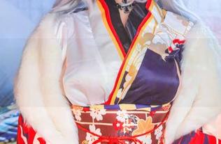 Momoko葵葵的新棉袜作品，萌和性感好像在这里碰撞了！
