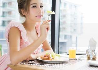 QingDouKe青豆客 - 定制黄可christine的修女图集,随时打破你的想象框框。