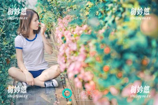 TGOD推女神-施忆佳 TGOD推女神 - 不只是夏日,施忆佳的私拍图包里还有隐形的冰淇淋!