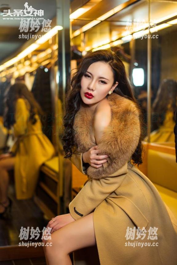 TouTiao头条女神-小晴子 TouTiao头条女神 - 今夏小晴子私房图集:呦,这不是小晴子的专属“通风衣”吗?