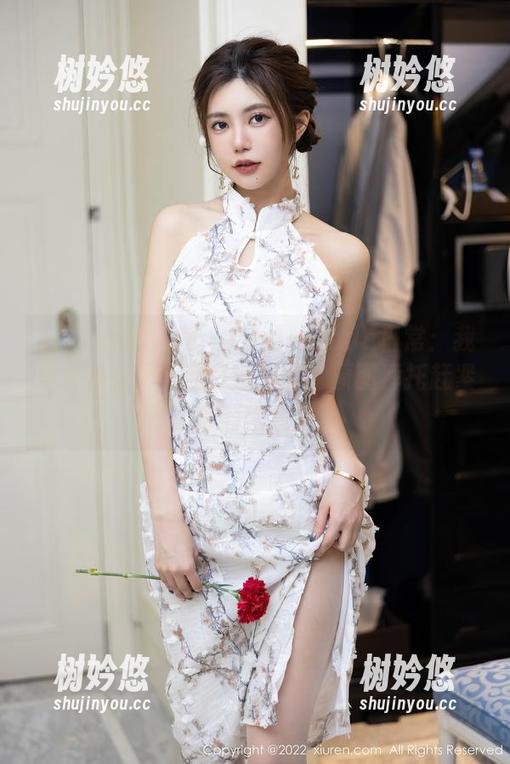 Xiuren秀人网-LindaLinda Xiuren秀人网 - LindaLinda日常:我其实是来展示我家沙发的,原图拜托赶紧翻到图包!