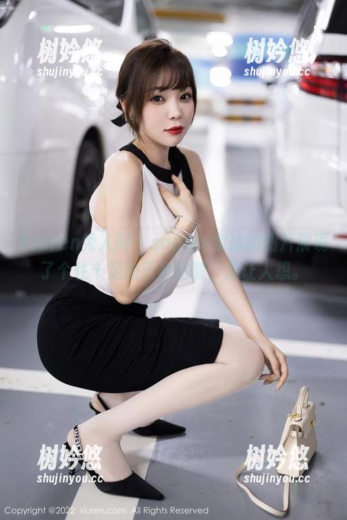 Xiuren秀人网-sophie余冰 Xiuren秀人网 - sophie余冰的图片展现了个性十足的天台定制,总让人想。