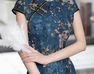 Xiuren秀人网 - 九千柒柒的苗条制服妹子,高清照片里藏着不少令人遐想的细节。