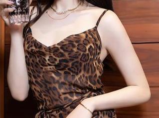 Xiuren秀人网 - 完全没有准备的油田溪溪和服写真，高清画质让人眼前一亮！