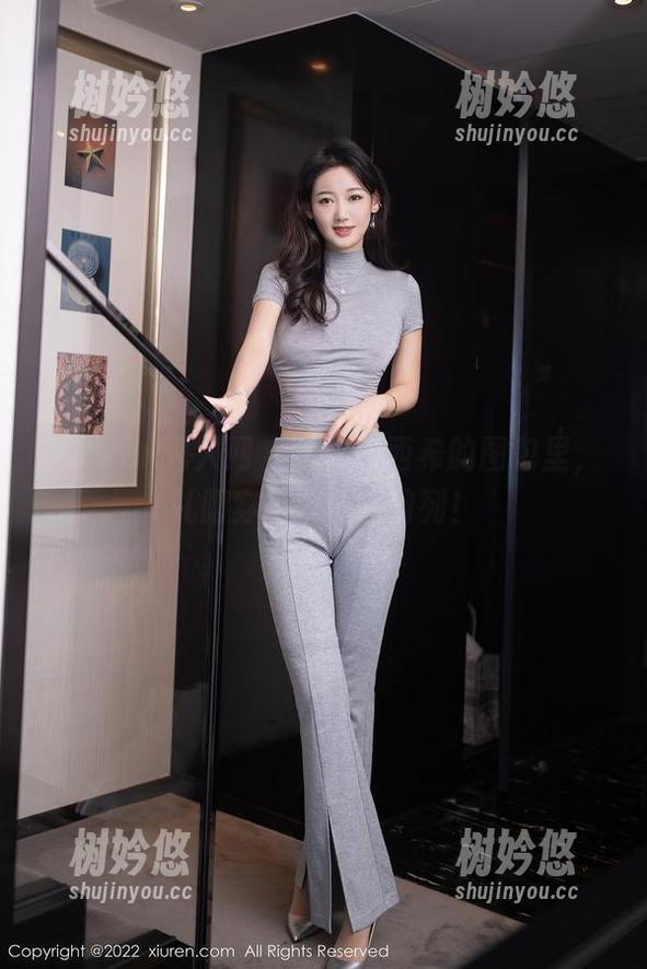 Xiuren秀人网-白兔西希 Xiuren秀人网 - 在白兔西希的图包里,礼服穿搭我位居前列!