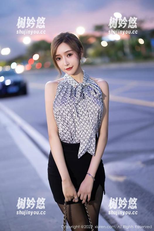 Xiuren秀人网-苏曼兮 Xiuren秀人网 - 精选泳装写真中,苏曼兮的每一抬手都是秒杀