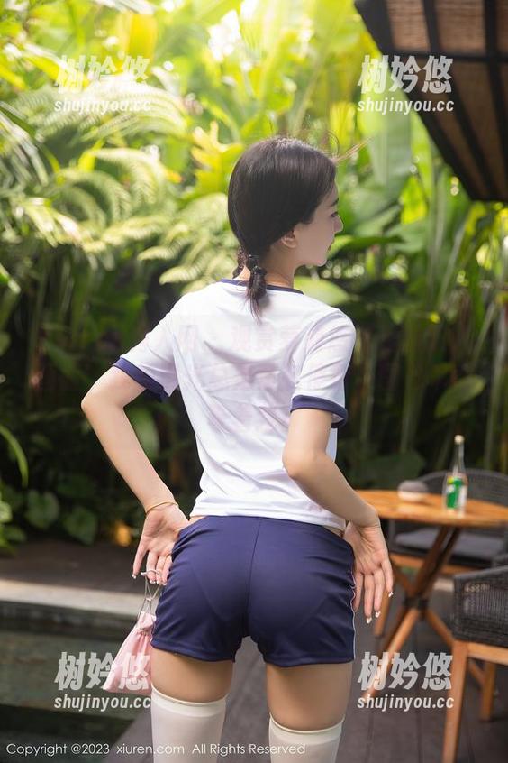 Xiuren秀人网-萝莉悠悠酱 Xiuren秀人网 - 观赏萝莉悠悠酱的双人画面,我的目光总是莫名停留…图包乖乖等着我!