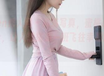 Xiuren秀人网 - 高清写真，蜜桃cc的空姐装扮，让人想搭乘一班飞往幸福的航班？