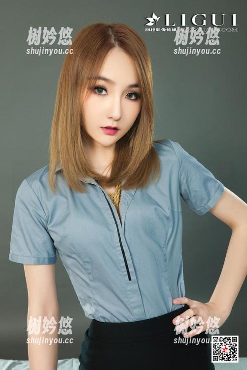 丽柜-小智贤 丽柜 - 在小智贤的写真里,双生花与花季擦出的小火花,让人捧心瞬间