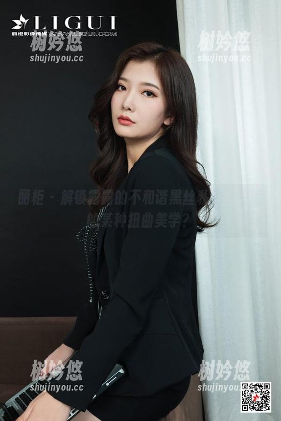 丽柜-露露 丽柜 - 解锁露露的不和谐黑丝私拍,生活的某种扭曲美学?