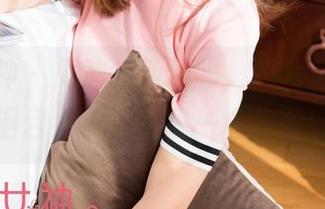 克拉女神 - 周迪最新制服，照片之美让人泪目，快点给我一块儿糖！