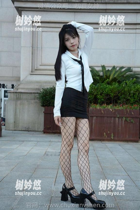 初夏女神-依依 初夏女神 - 改天能不能给个警告,依依的免费合集就在眼前,夏日夜雨,哼,真流氓。