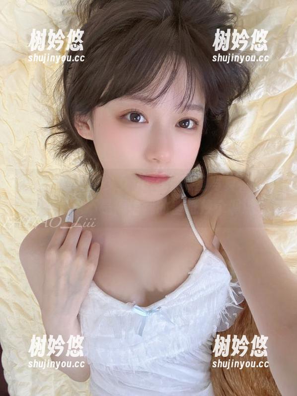 发条少女yoki 每次看到发条少女yoki的黑丝写真,我都在想,是不是得给我的壁纸换个调调?