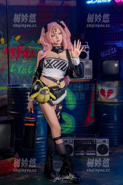 咬一口兔娘 咬一口兔娘的世界:套图透视琪花星烛·可莉不一样的炸鱼舞