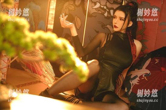 夏小秋秋秋 夏小秋秋秋的圣诞全套图集,居然说着‘我只是个博主’!