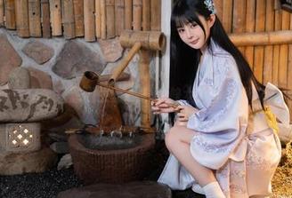 最新写真，只想说失眠小宁的修女形象，复杂又迷人