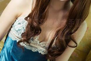 头条女神 - 李丽莎和她的水手服，高清美图，海洋的召唤不如这身音符来的强烈