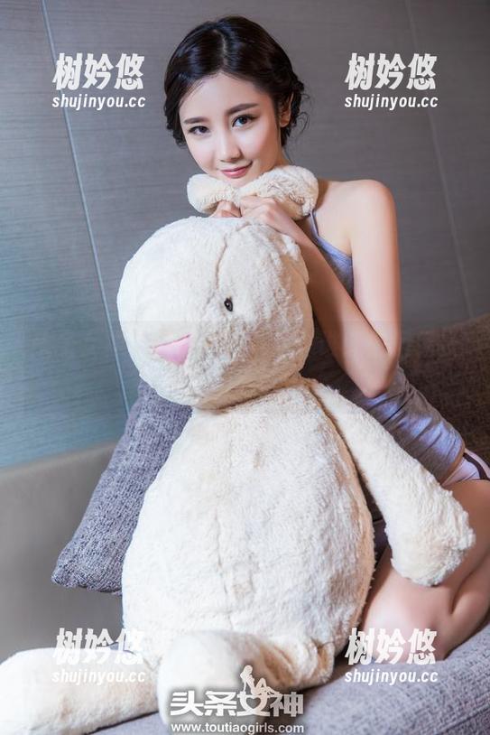 头条女神-杨曼妮 头条女神 - 浴缸里的奇景,谁能抗拒杨曼妮的写真?