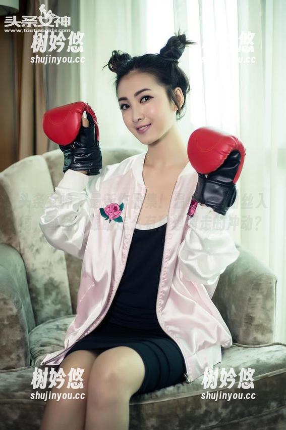 头条女神-温心怡 头条女神 - 最新作品集!温心怡的白丝入镜,奇怪,眼睛怎么有种想溜走的冲动?