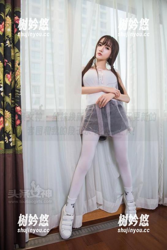 头条女神-王竹 头条女神 - 丝袜换新装,王竹今天更新的套图和我的段子水平不相上下!