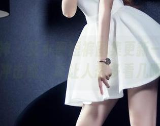 头条女神 - 艾小青短裤图集更新——这视觉冲击感，真让人想多看几眼！