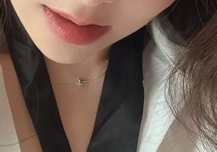 微密圈 - 无圣光也能炸裂，这就是奶雯的白衬衣红色内内套图，你确定不看？