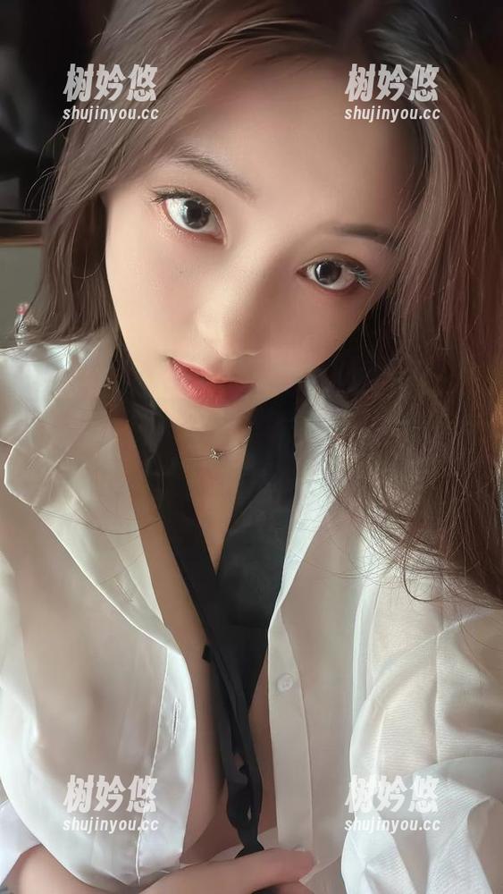 奶雯 微密圈 - 无圣光也能炸裂,这就是奶雯的白衬衣红色内内套图,你确定不看?