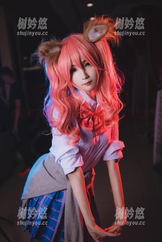 妖君白研 当妖君白研穿上制服,她的cos足以让你忘了时间哦。