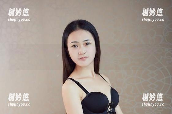 尤物馆-Seven小七 尤物馆 - Seven小七透明全套,像在阅读未完的诗,原图一出来,特别想知道后面的续集。