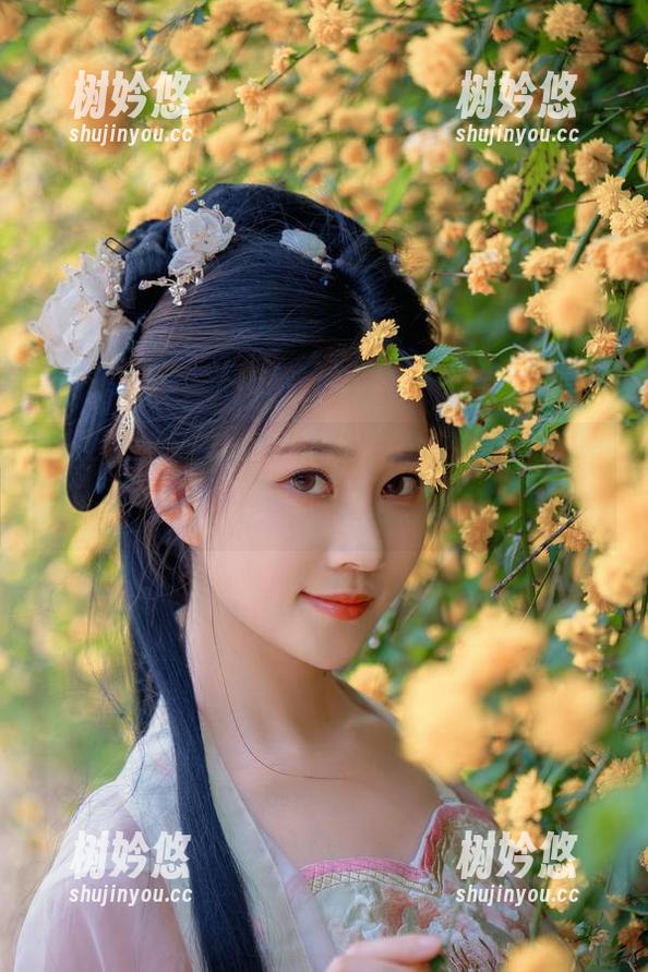 年年Nnian 拜年图不止于拜年,看年年Nnian那凹凸姿态,真心多看一秒。