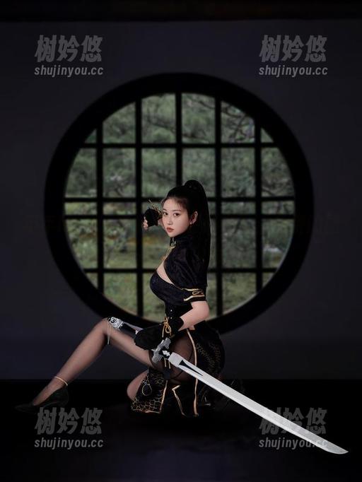 年年Nnian 年年Nnian奶牛女仆装又来了,免费的图包里藏了多少暗流?