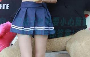 异思趣向 - 穿袜子也需要小心翼翼？DJ的写真套图给你答案！