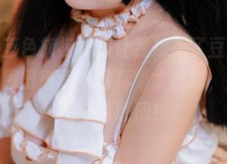 明明是蓝色旗袍，却让我想起了豆浆和油条……恩田直幸的写真集太随意，原图也是心电感应！