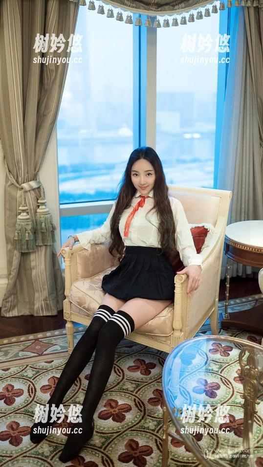 推女郎-赵纹清 推女郎 - 网络空间里的赵纹清:白裙的网盘之旅,快来下载吧,别耽误我欣赏的时间!