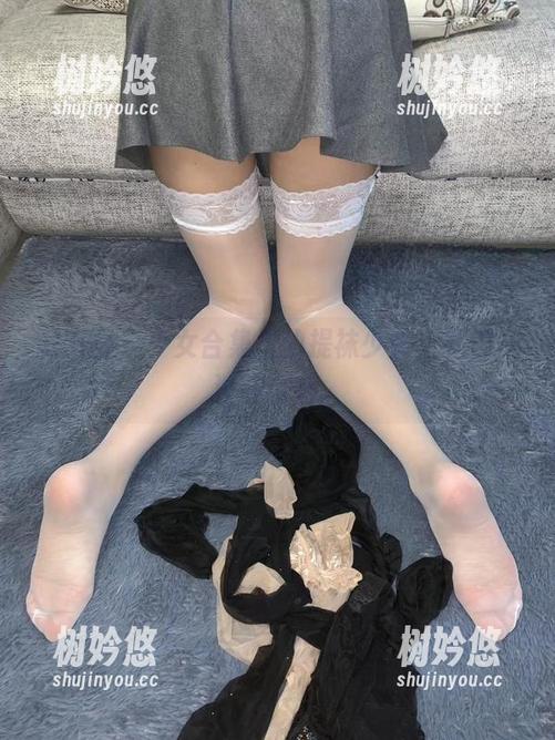 微密圈 - 少女合集里的提袜少女，看这一波袜诱惑。