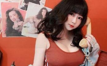 收藏吧！是依酱吖和她的奶牛，壁纸等你来解锁！