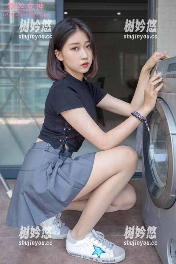 梦丝女神-花月舞 梦丝女神 - 花月舞图集里的校服:是不是一场和年少的约会?