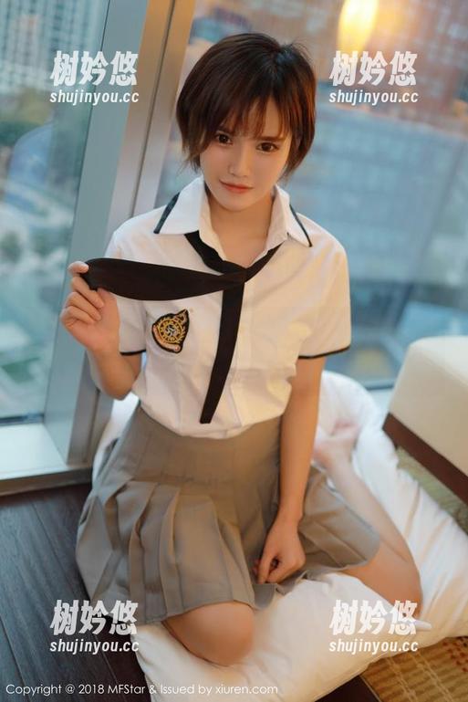 模范学院-唐琪儿il 模范学院 - 唐琪儿il连体衣私拍合集:看我如何转身、摆姿势,顺便秀秀身材