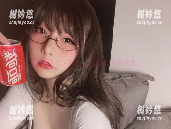次屁啦 全套透明女仆图片,次屁啦的独特视角。