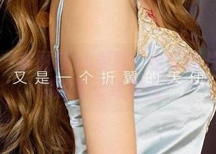 爱尤物 - 李丽莎vs美脚：全套图片竟然比你的靴子还好看？