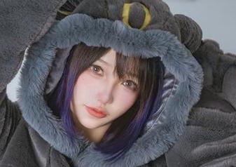 狐洛洛子兔女郎cos合集,迷失在你那无辜的眼神里。